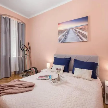 Karesa -rijeka דירה