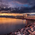 Karesa -rijeka شقة *