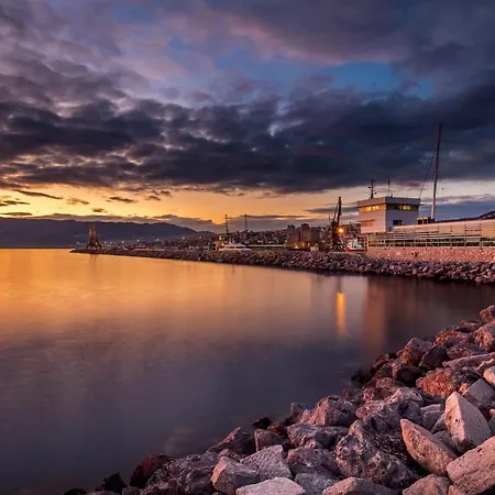 Karesa -rijeka Apartman *